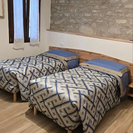 Alojamento de Acomodação e Pequeno-almoço Cà Mandarein Quattro Castella