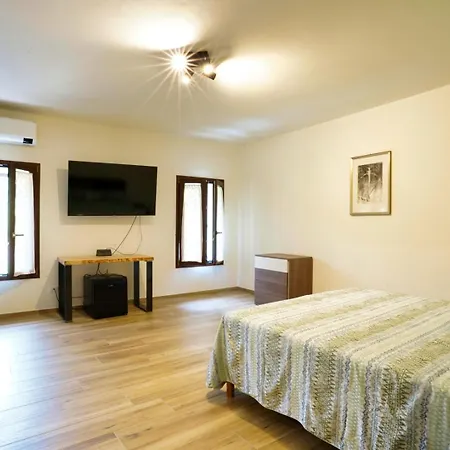 Alojamento de Acomodação e Pequeno-almoço Cà Mandarein Quattro Castella